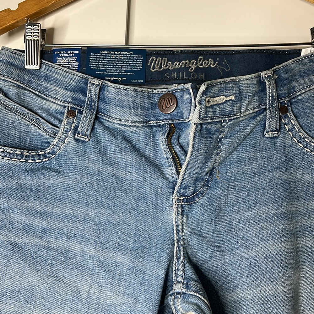 NWT Wrangler Shilo Ultimate Riding Jean - Picture 2 of 7
